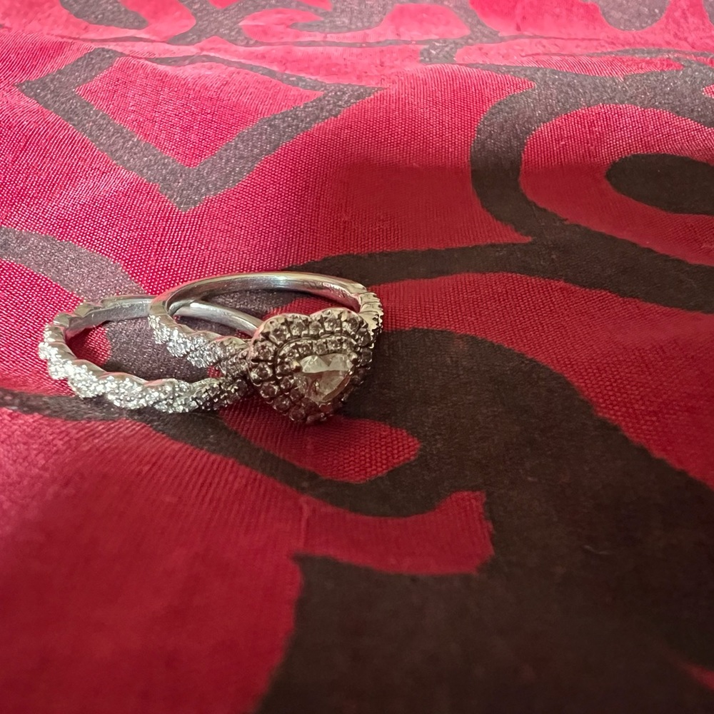 Set of engagement rings